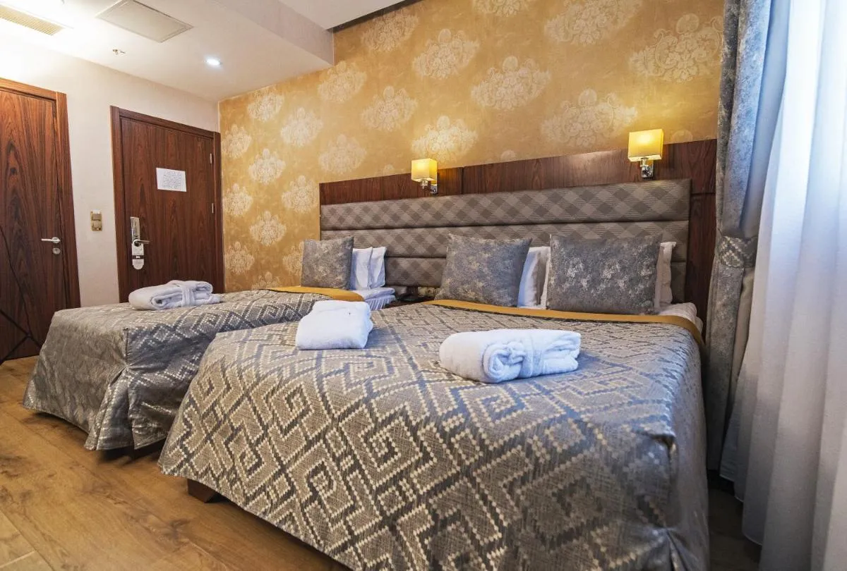 Image 1 of MidMar Deluxe Hotel