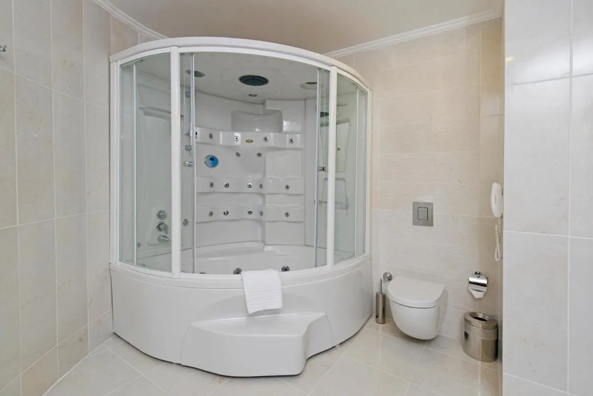 Image 2 of MidMar Deluxe Hotel