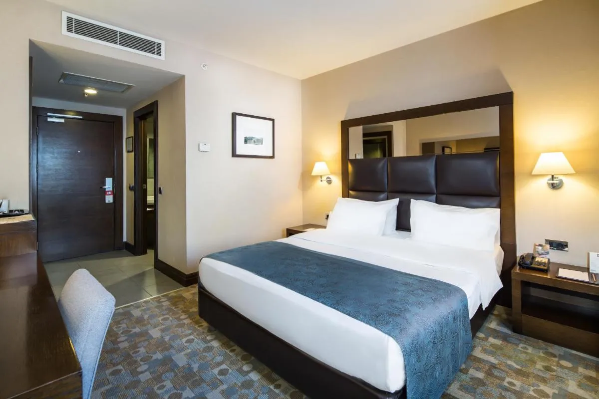 Image 2 of Midtown Hotel