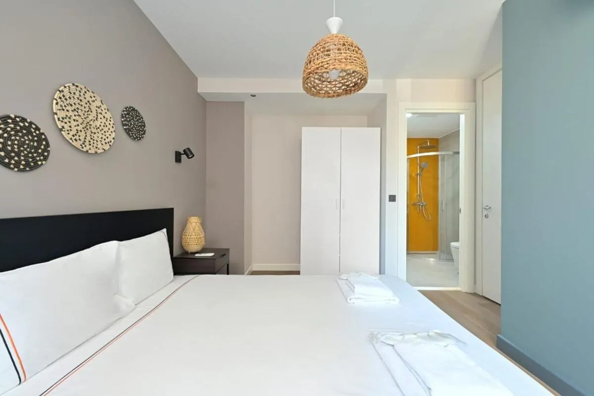 Image 6 of Modern Bright Newly Designed 2bed2bath Home! #216