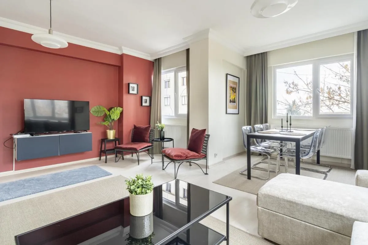 Image 4 of Modern Flat with Balcony on Bagdat Street