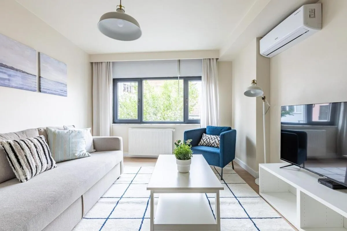 Image 4 of Modern Prime Location 1bed Bright Home! #243