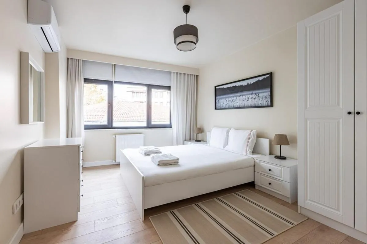 Image 5 of Modern Prime Location 1bed Bright Home! #243