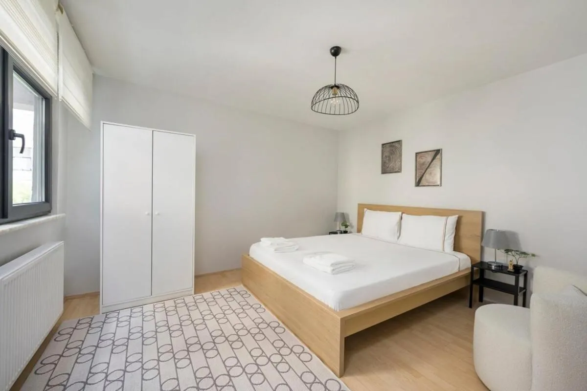 Image 1 of Modern Prime Location 2bd1bath Cozy Home! #213
