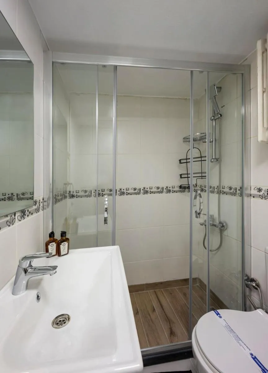 Image 3 of Modern Prime Location 2bd1bath Cozy Home! #213