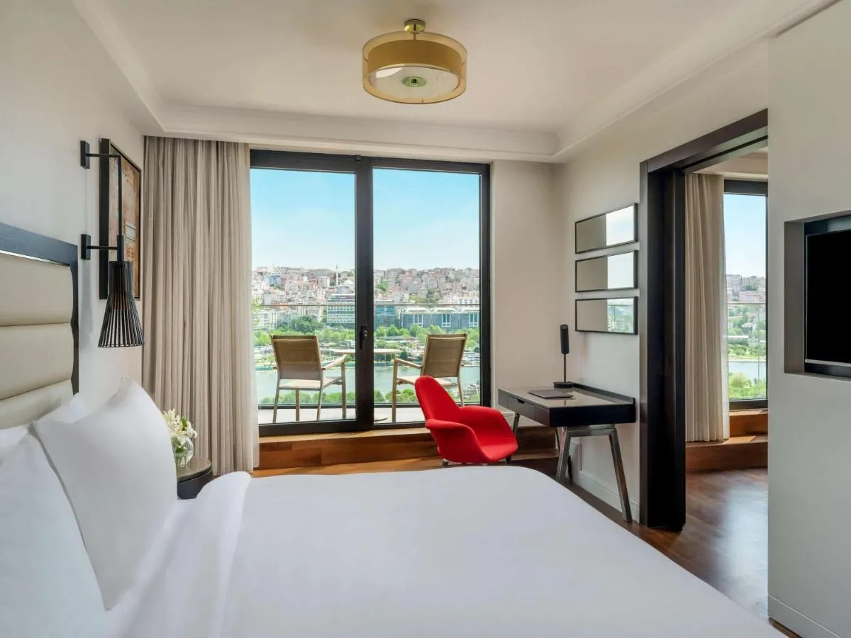 Image 6 of Mövenpick Istanbul Hotel Golden Horn