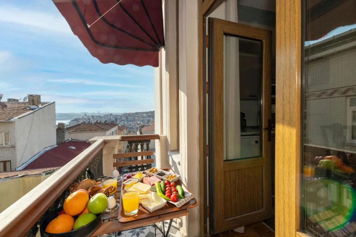 Image 2 of O’Pera Okanlı Suites