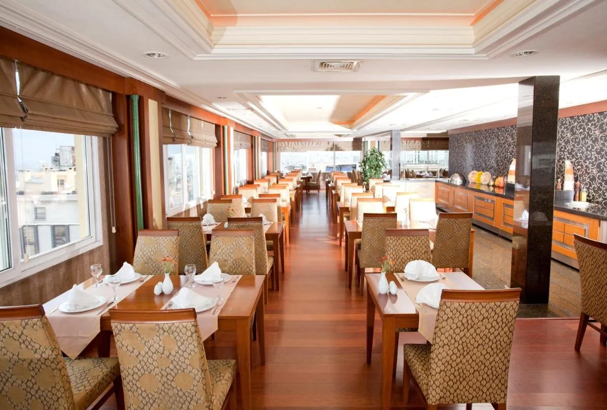 Image 4 of Oran Hotel