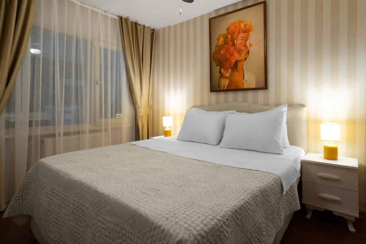 Image 1 of Peaceful & Spacious Apt W/Garden In Center of City