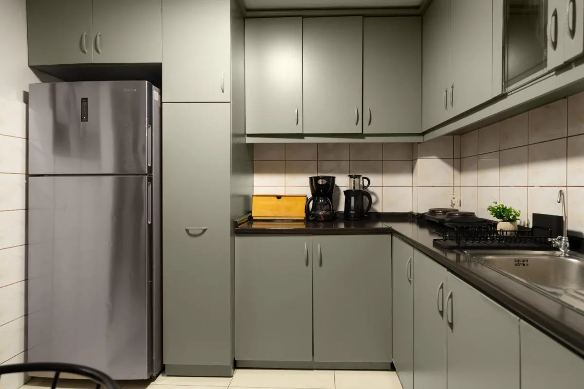 Image 3 of Peaceful & Spacious Apt W/Garden In Center of City