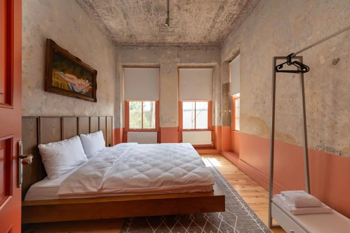 Image 5 of Penelope’s Loft: Just Renovated 5Br in City Centre