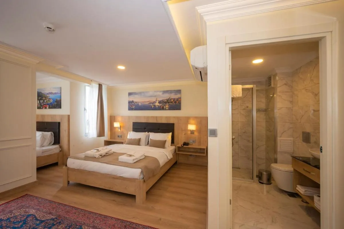 Image 2 of Porta Romanos Hotel