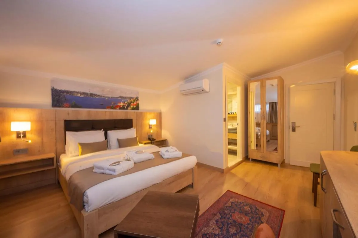 Image 1 of Porta Romanos Hotel