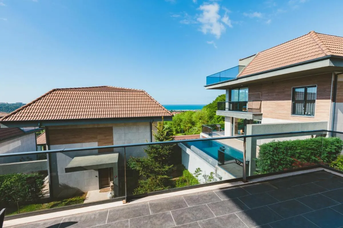 Image 2 of Royal Blue Luxury Villas