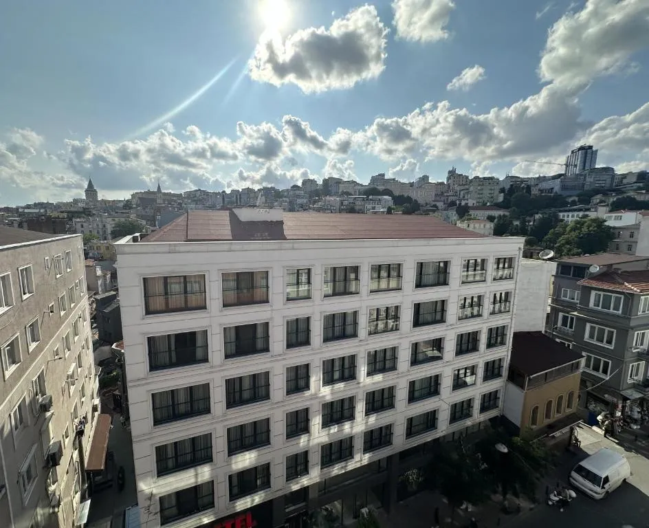 Image of Roys Hotel & Suites