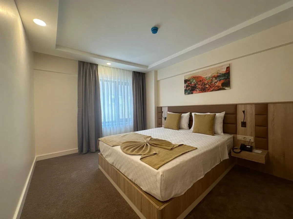 Image 1 of Roys Hotel & Suites
