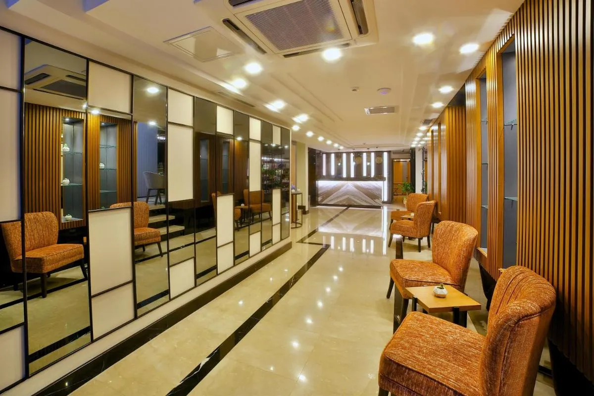 Image 4 of SORRISO HOTEL DUE