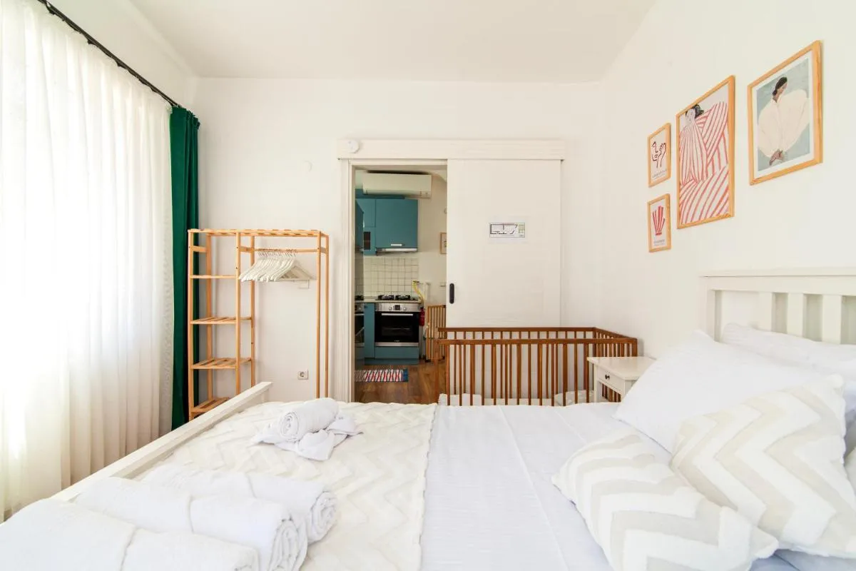 Image 6 of Secluded house , Near Bosphorus , 2 AC , Fast WiFi