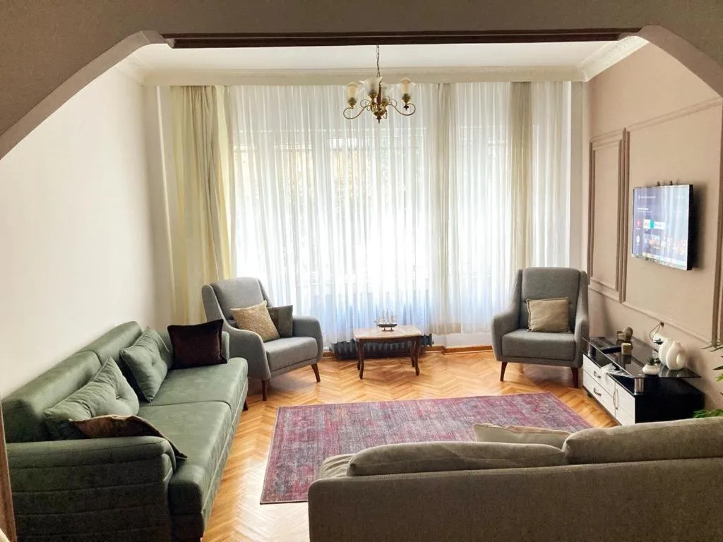 Image 2 of Şişli House