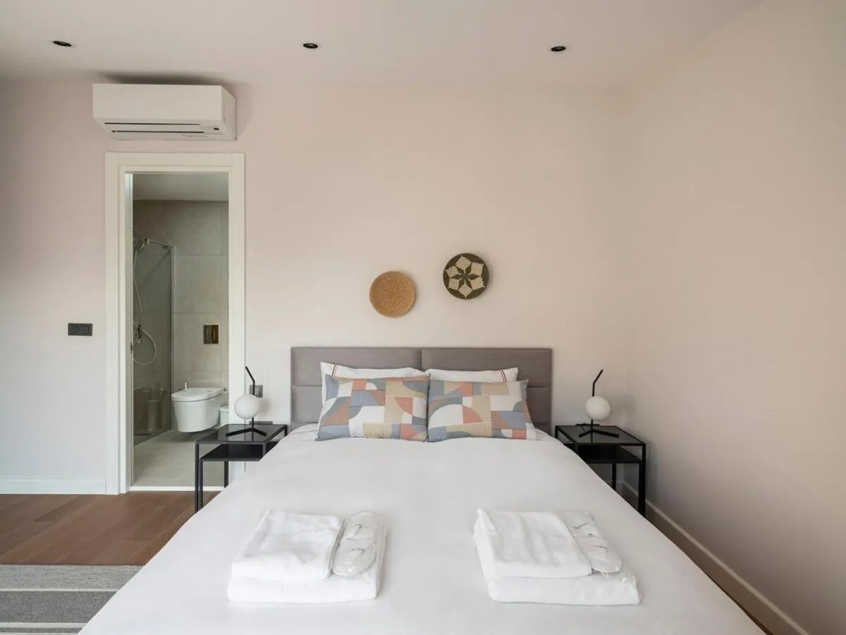 Image 6 of Stunning Bright 1bed15bath Duplex Penthouse! #71