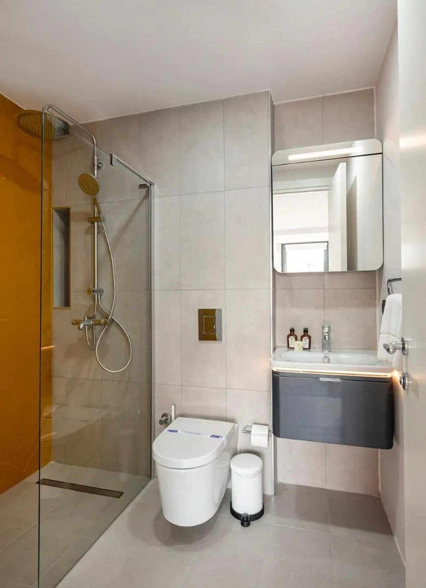 Image 3 of Stunning Bright 1bed15bath Duplex Penthouse! #71