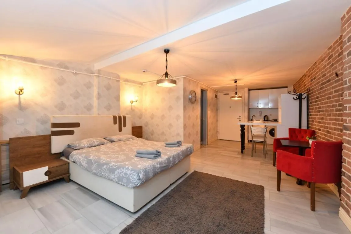 Image of Suite 94 5