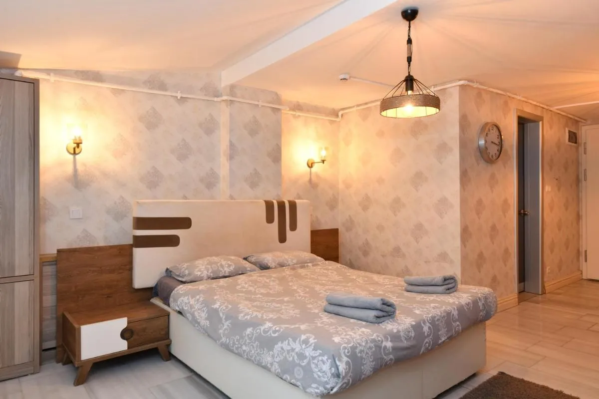 Image 5 of Suite 94 5