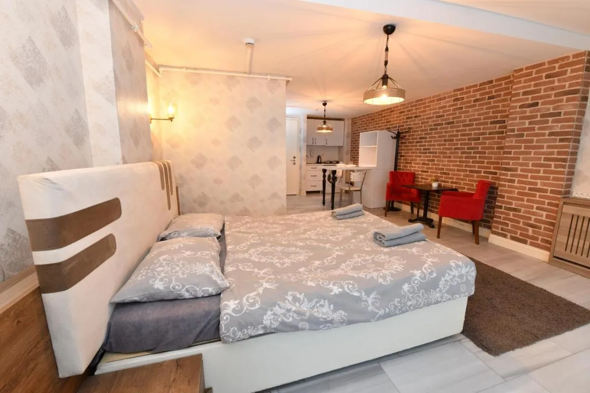 Image 1 of Suite 94 5