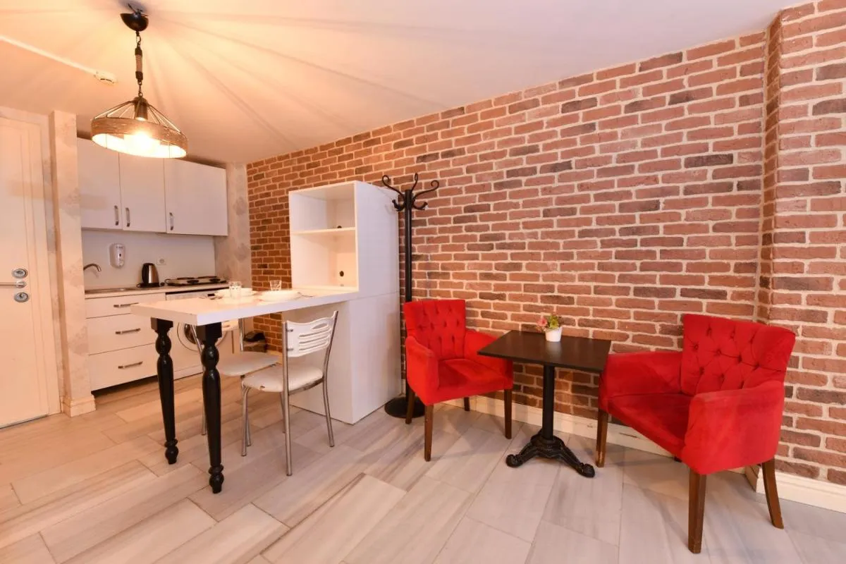 Image 6 of Suite 94 5