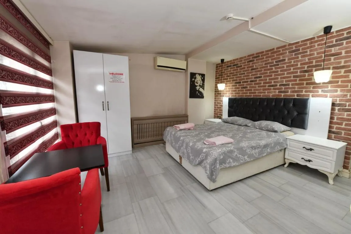 Image of Suite 94 6