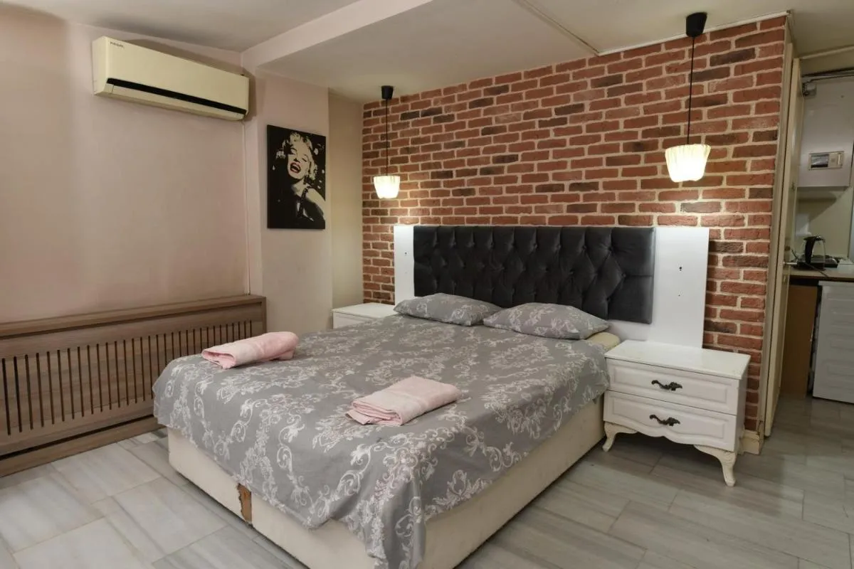 Image 1 of Suite 94 6