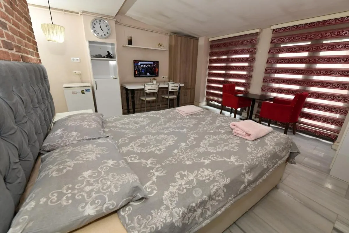 Image 6 of Suite 94 6