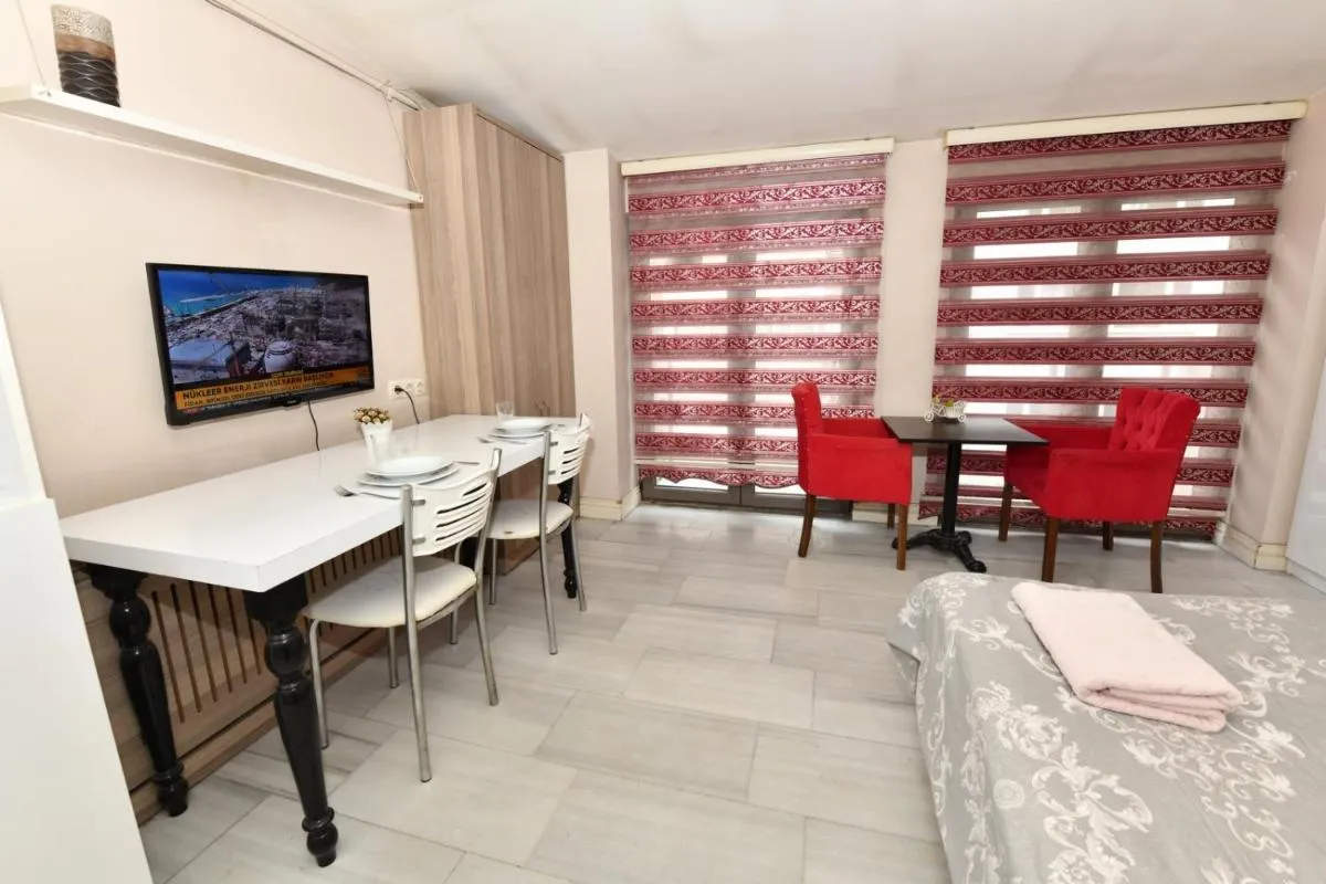 Image 4 of Suite 94 6