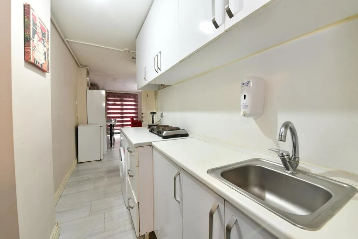 Image 2 of Suite 94 6