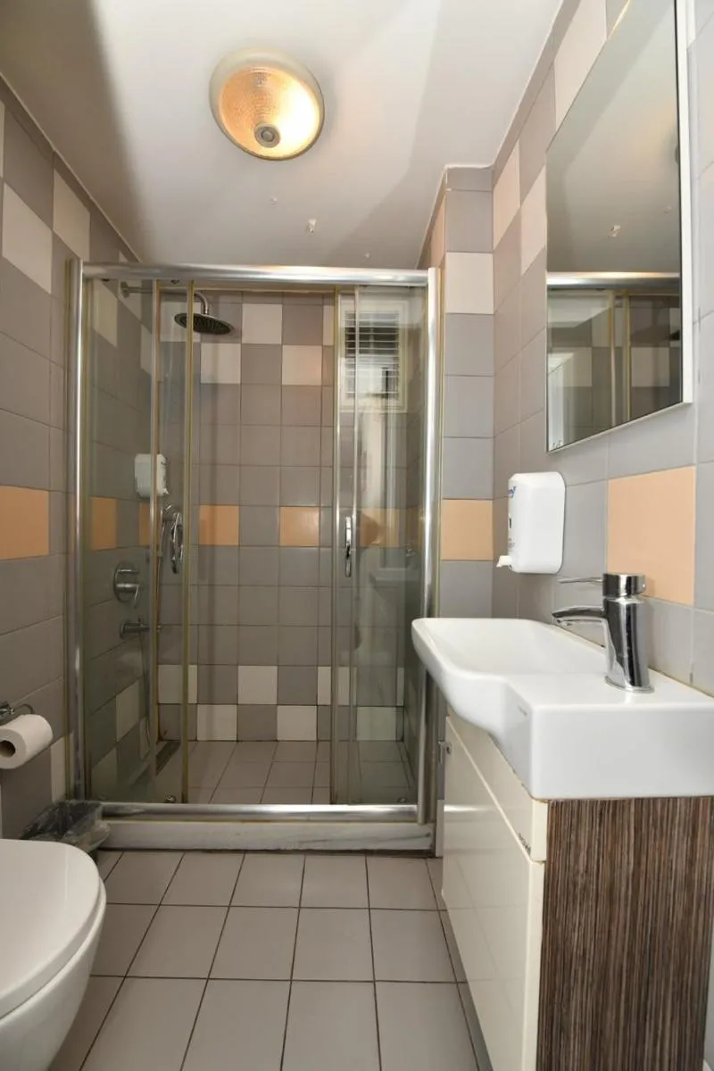 Image 3 of Suite 94 6