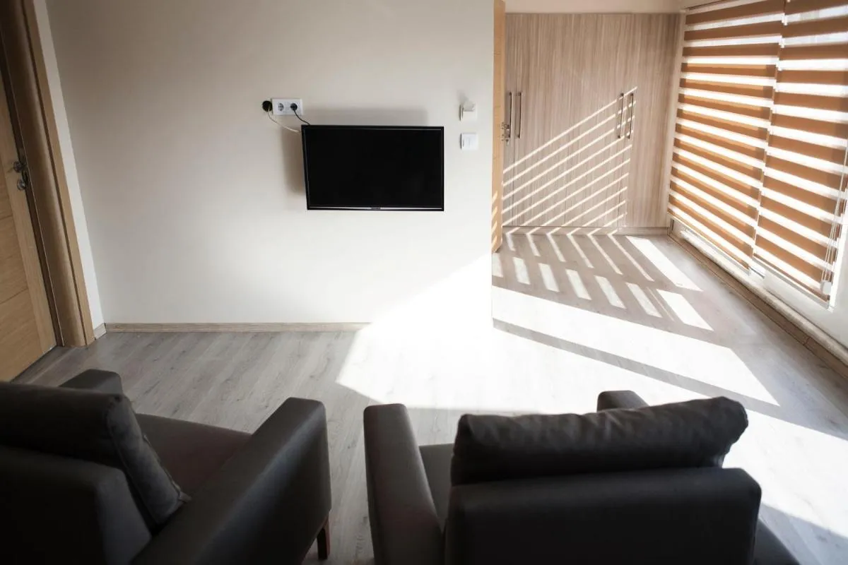 Image 4 of Sun Suites