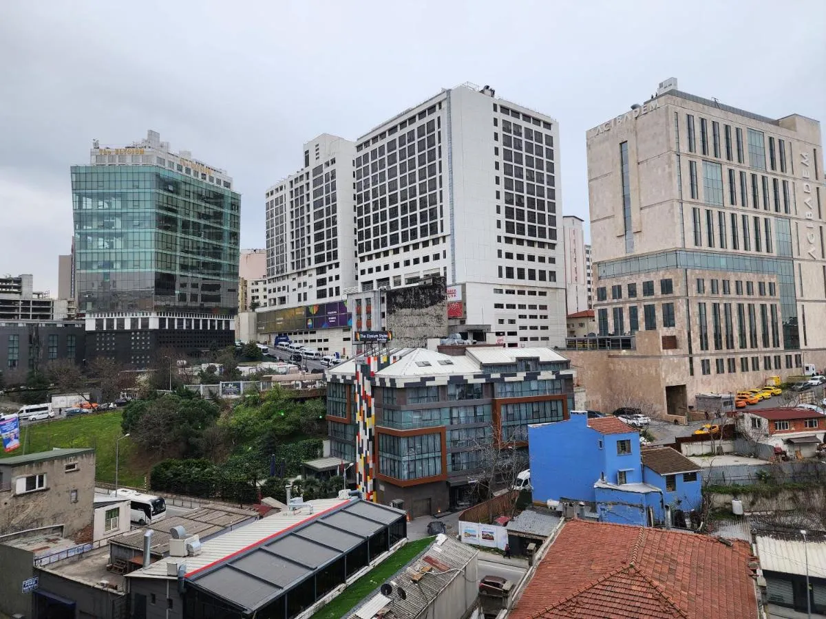Image 1 of TAKSiM PERFECT RESiDENCE, 3 BEDROOMS, 140 M2, POOL GYM SAUNA ACCESS