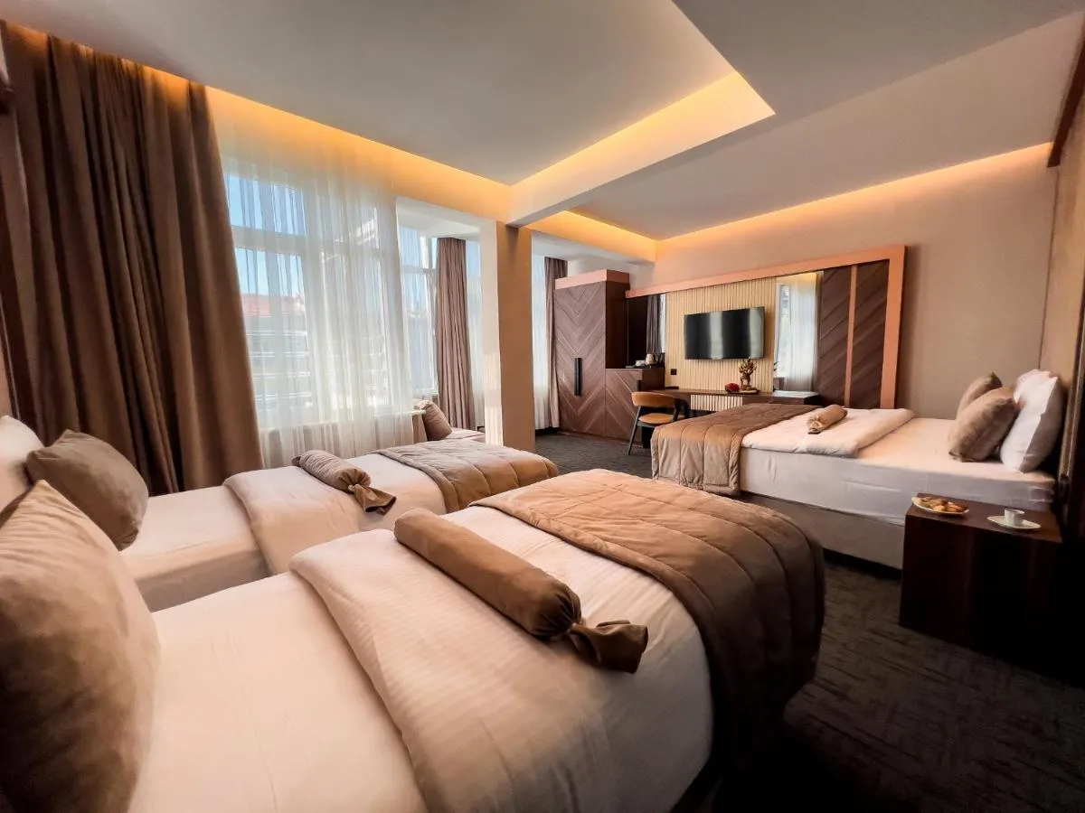 Image 1 of THE PARK HOTEL