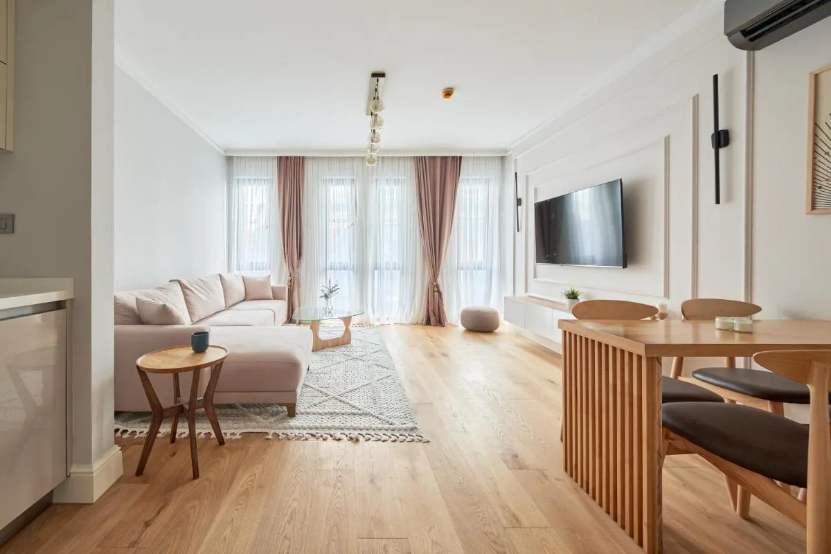 Image 2 of Taksim Lagirio Residence