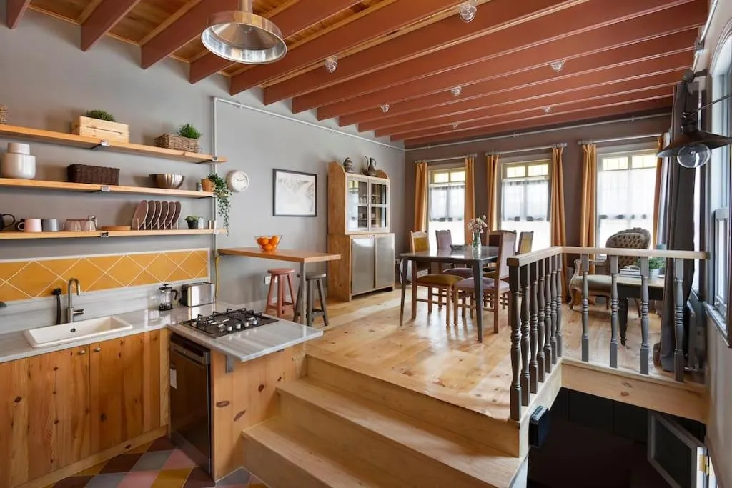 Image of Tastefully decorated house in Old city – Rose