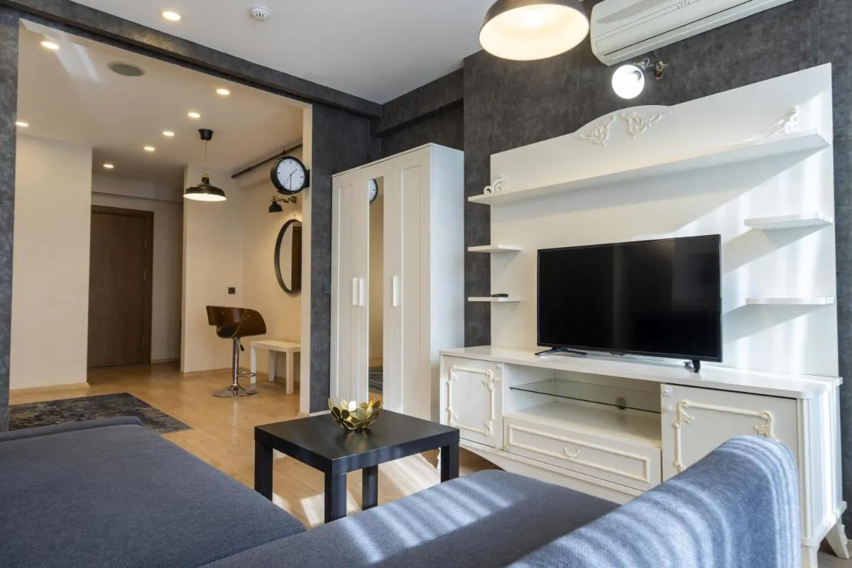 Image 4 of The Business Class Suit Karakoy