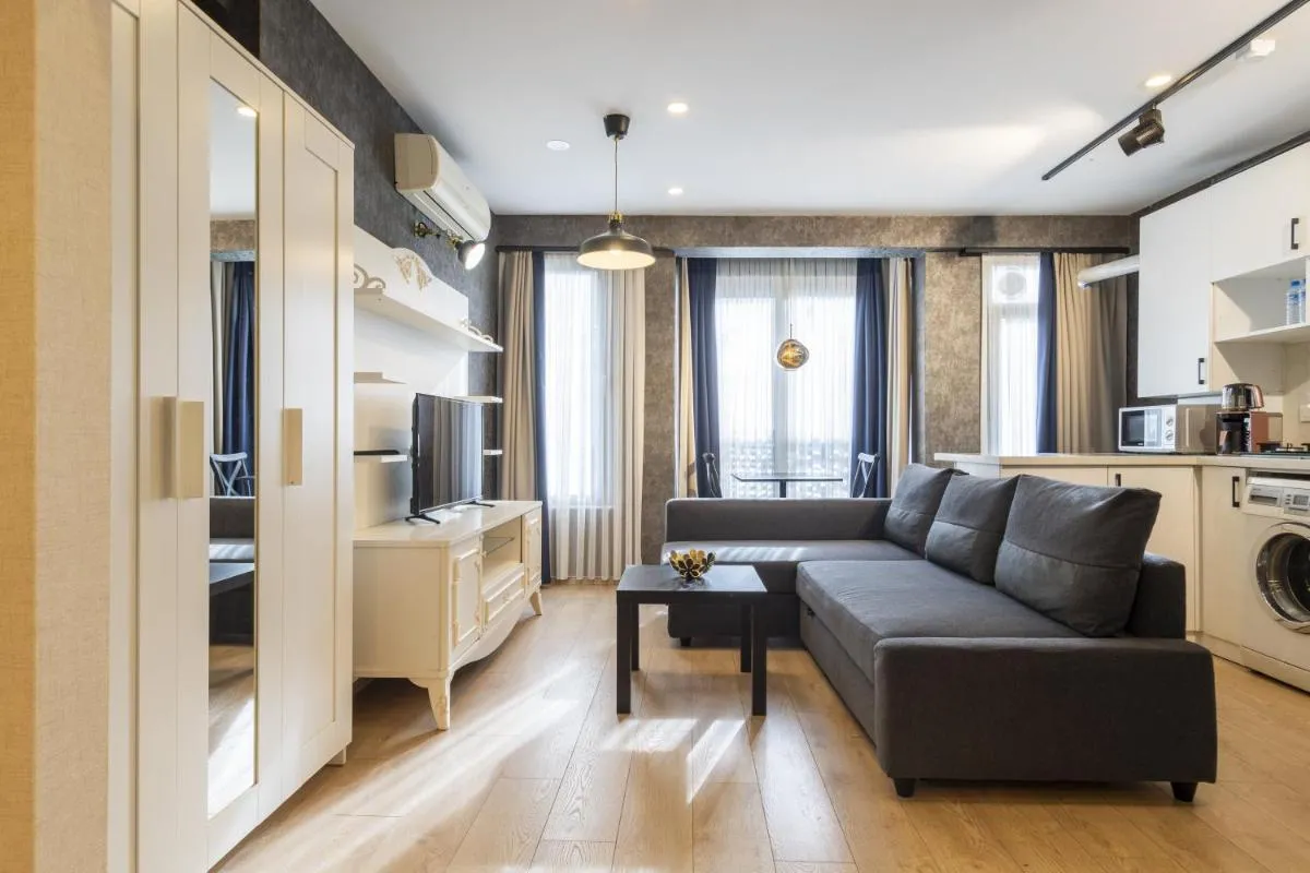 Image 2 of The Business Class Suit Karakoy