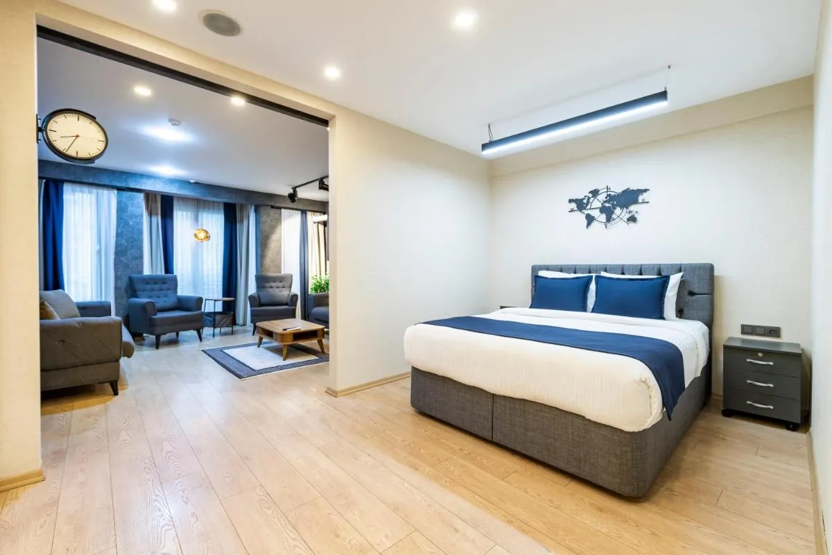 Image 6 of The Business Class Suit Karakoy