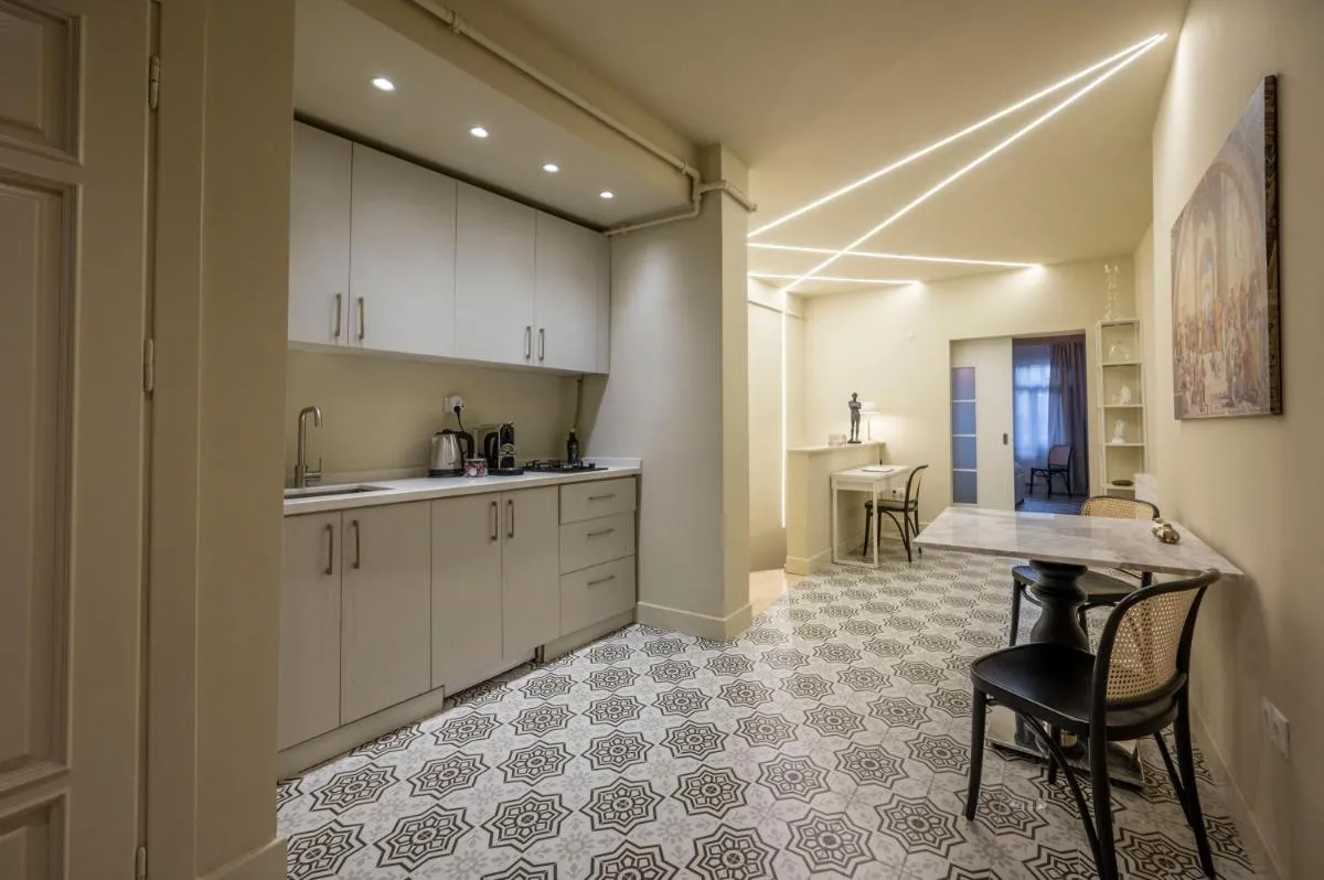 Image 2 of The Stylish Townhouse – City Center