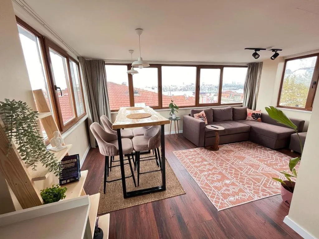 Image 2 of The pillo loft