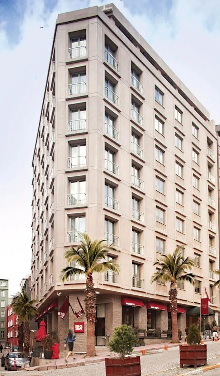 Image 3 of Tunel Residence Pera
