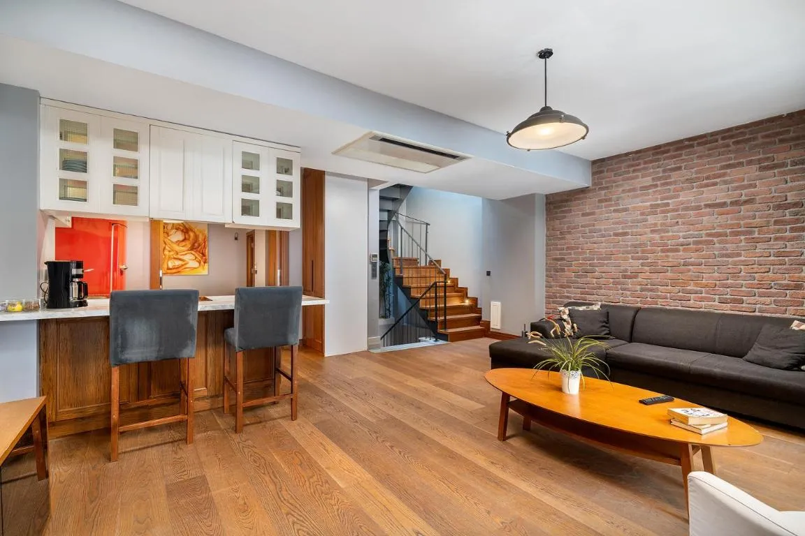 Image of Urban Quarters No.6