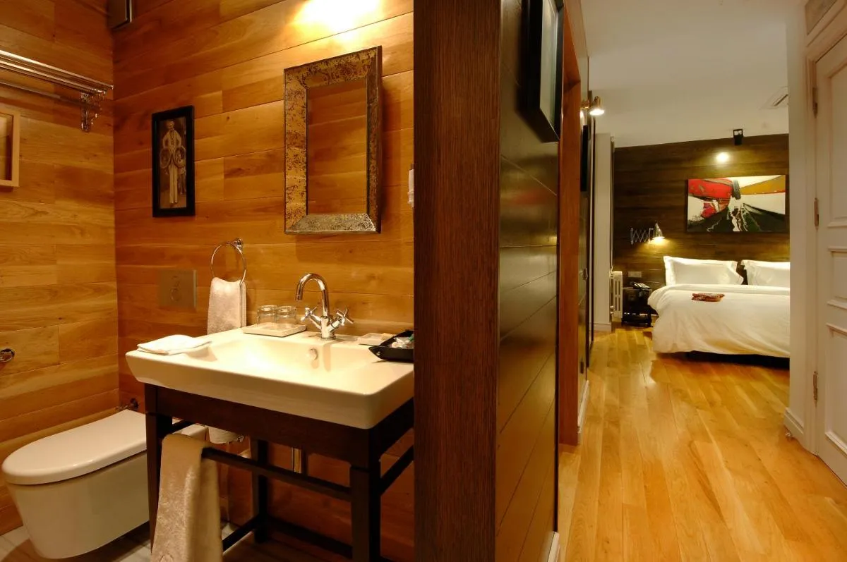 Image 4 of Urban Suites