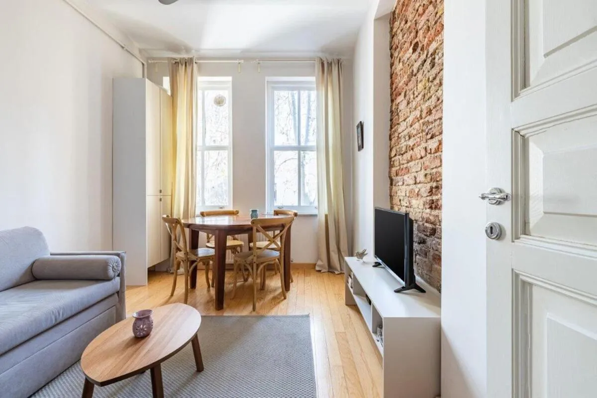 Image 3 of Warm Cozy Charming 2bd2bath Galatatower Gem! #256