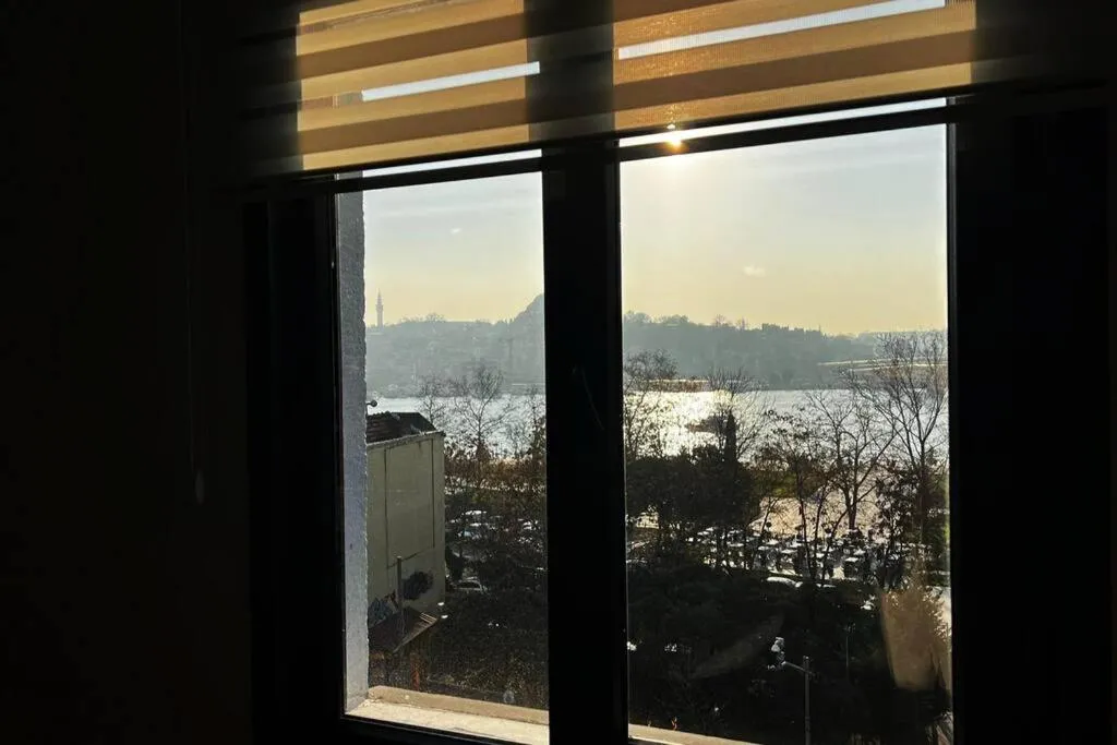 Image 5 of Wonder Homes 5- Ultra Luxury, 4BR, 2BA, AC, Sea View Karaköy